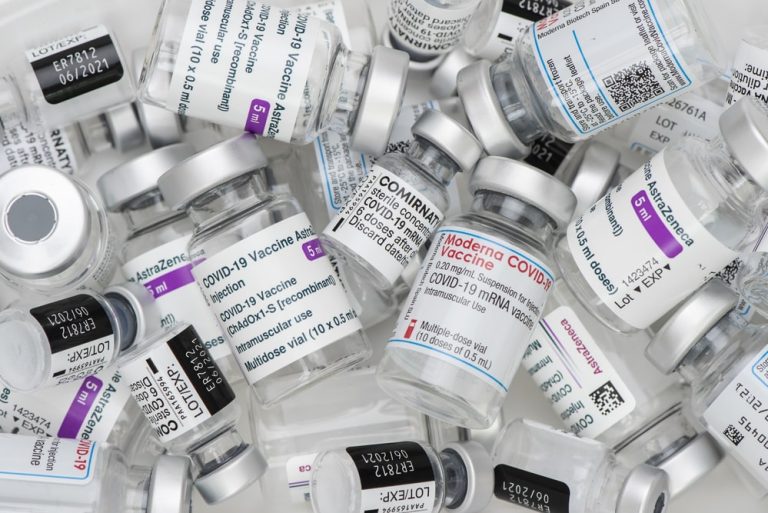 Germania vrea să distribuie anul viitor 75 de milioane de doze de vaccinuri COVID-19 în țările mai sărace