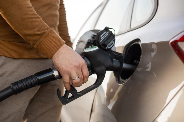 Prețurile benzinei și motorinei la benzinăriile din Germania au crescut din nou peste 2 euro