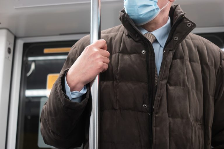 Bavaria desființează mascații obligatorii în autobuze și trenuri!