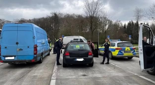 Germania: Peste 130 de vehicule verificate pe A1